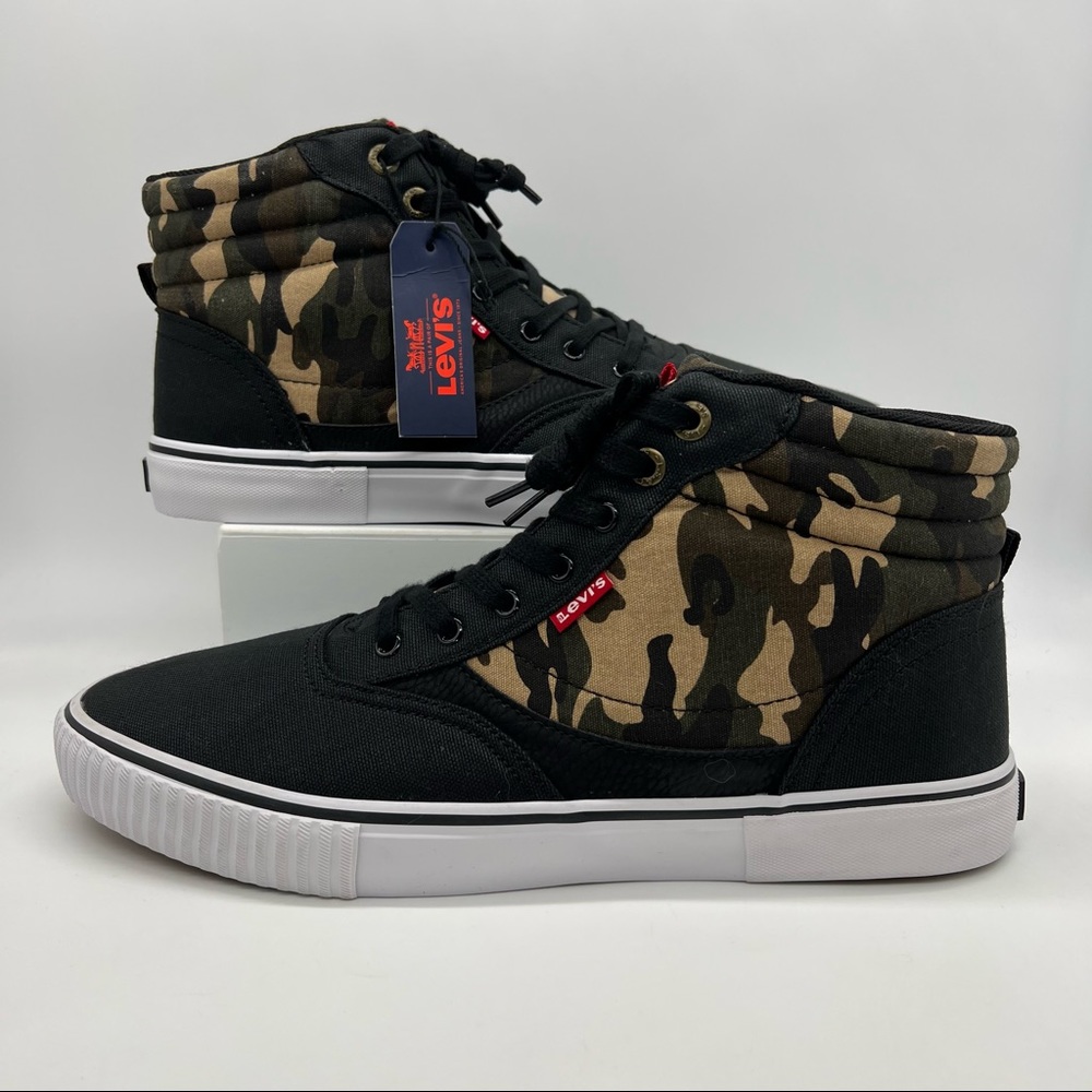 Levi’s Men’s Black / Camo High Top Sneakers
